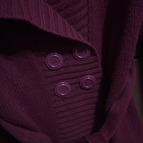 Burgundy button tie sweater XL - Picture 3 of 4
